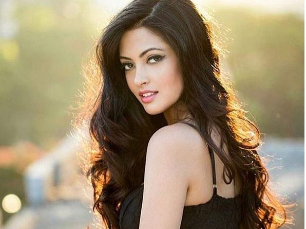 Riya Sen Biography