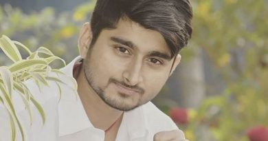 Deepak Thakur Biography