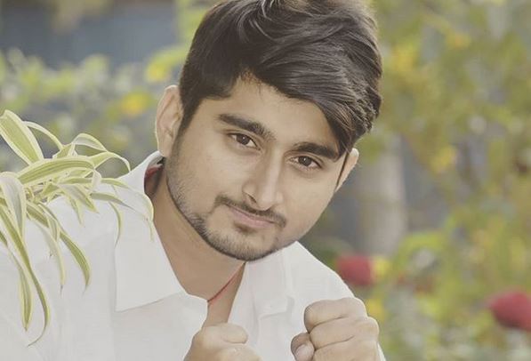 Deepak Thakur Biography