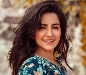 Dolly Chawla Biography Wiki Age Height Spouse Career Affairs